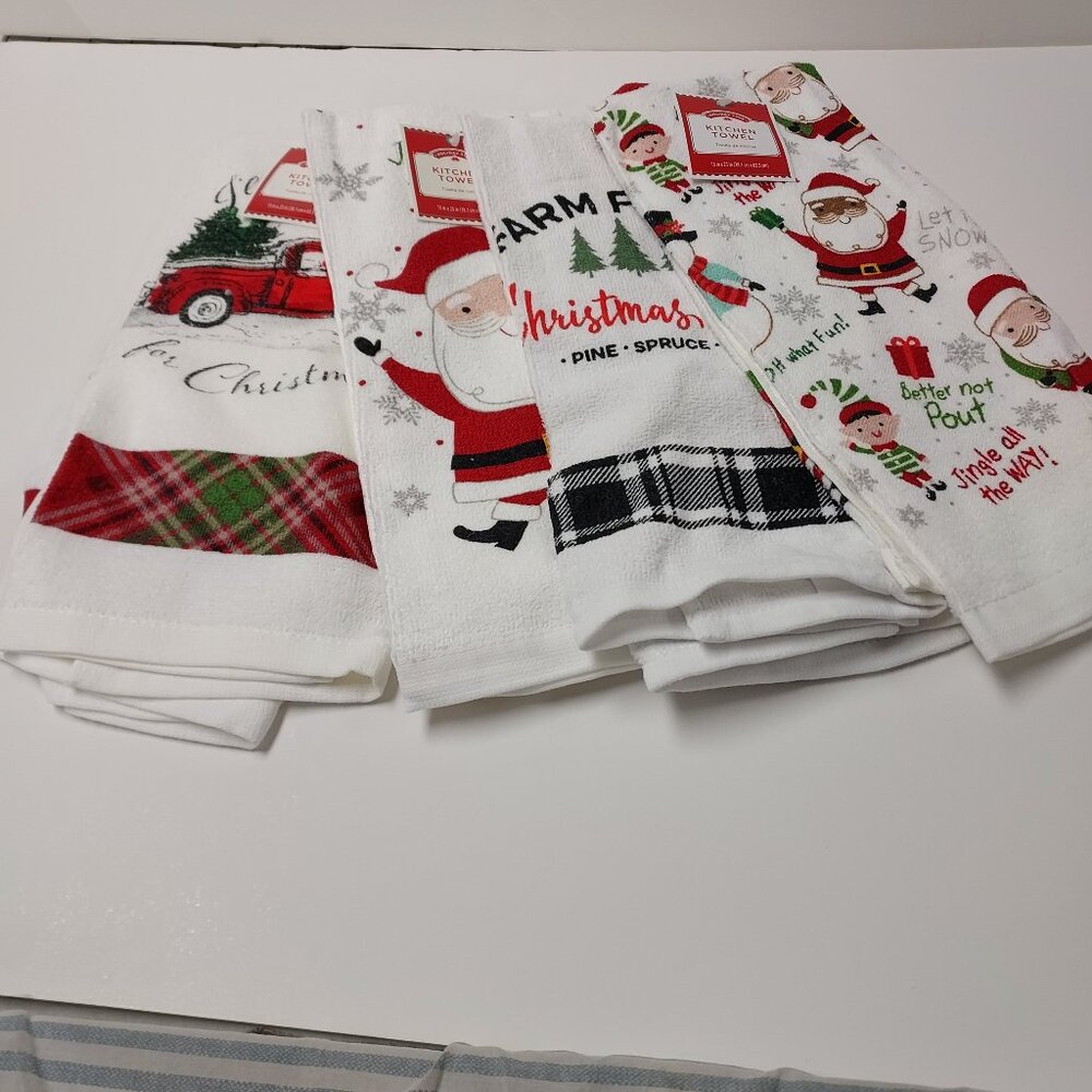 HOLIDAY TIME  WHITE MULTICOLOR KITCHEN TOWELS FOR THE HOLIDAYS SZ: 15”x 24” NWT